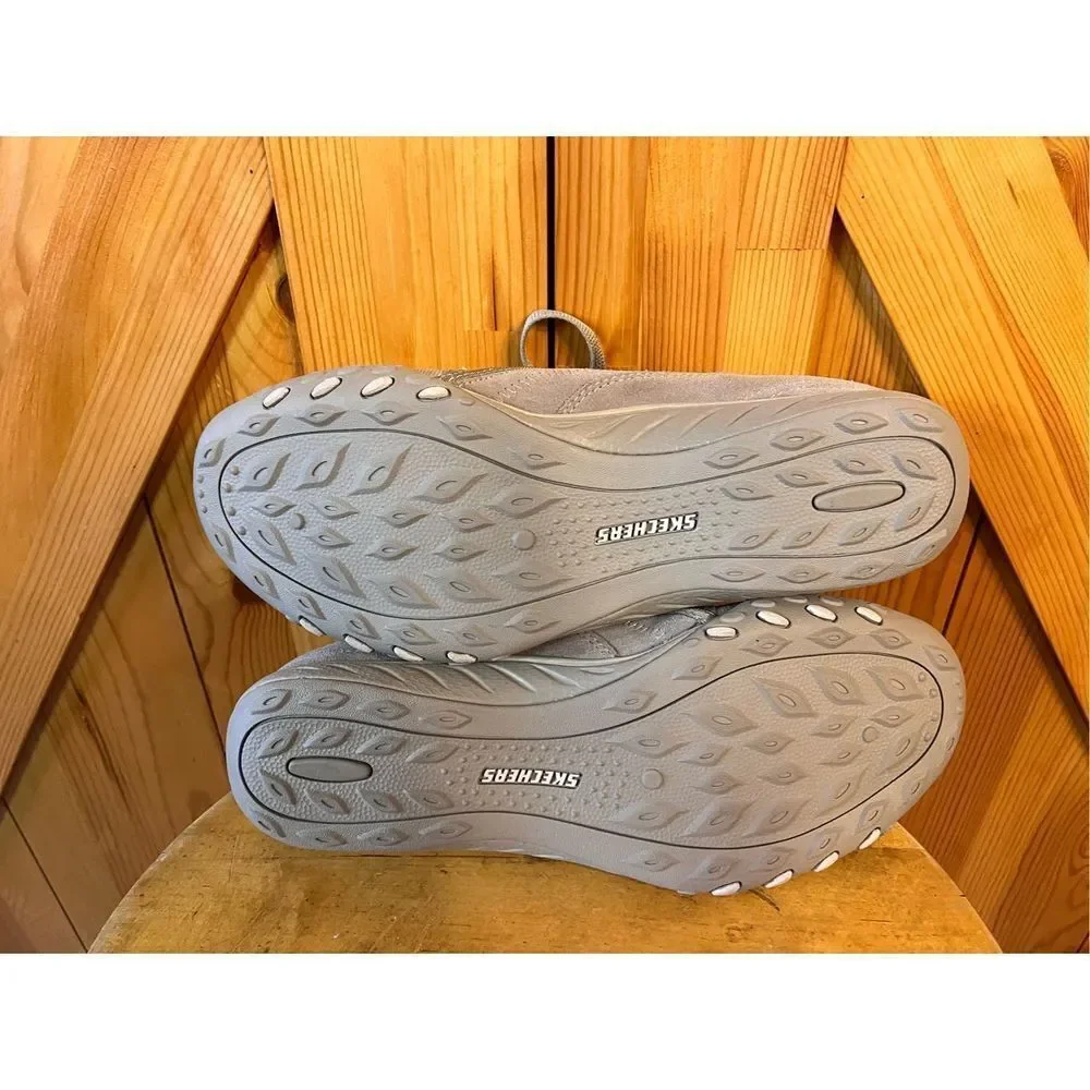 Skechers Women's Light Gray Athletic Sneakers